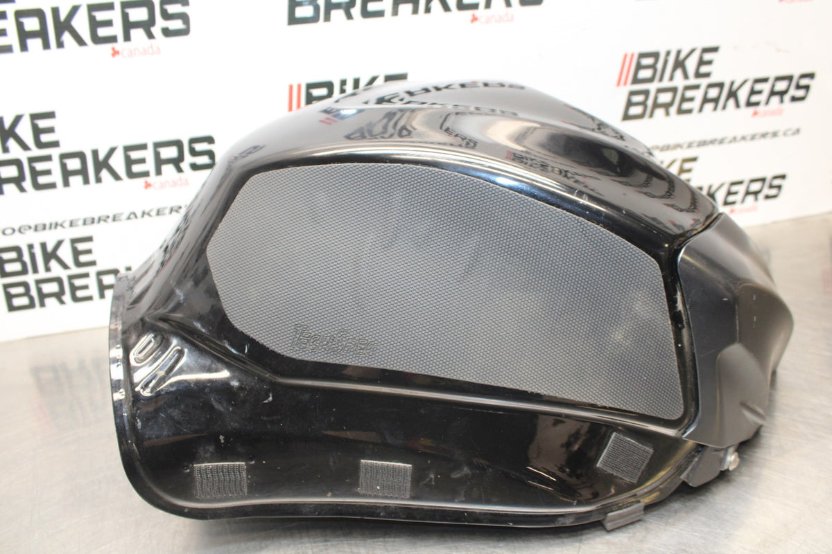 09 SUZUKI GSXR1000 GAS TANK FUEL CELL PETROL RESERVOIR BB777