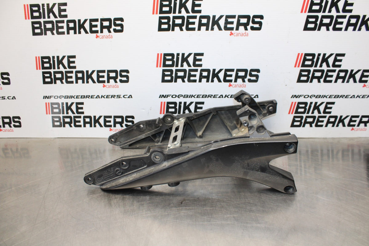 06-07 SUZUKI GSXR 600 FRONT SUBFRAME SUB FRAME BB178