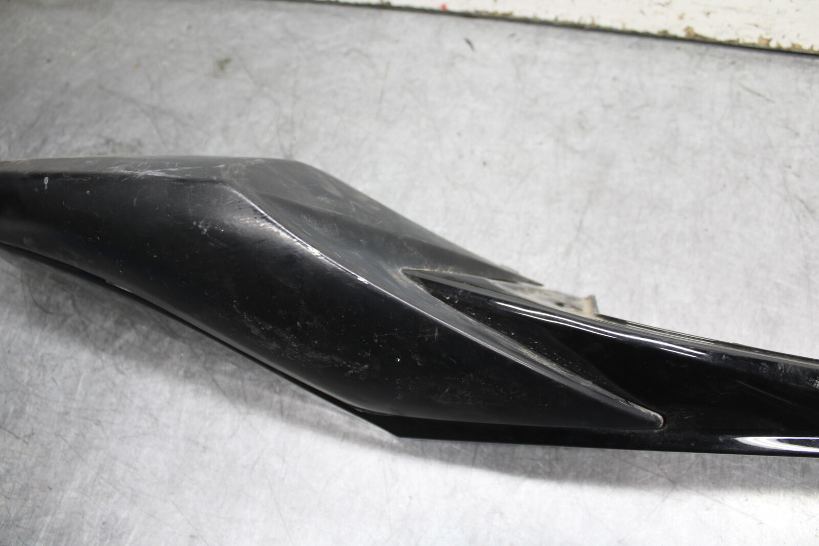 08-10 SUZUKI GSXR 600  RIGHT REAR BACK TAIL FAIRING COWL SHROUD BB101
