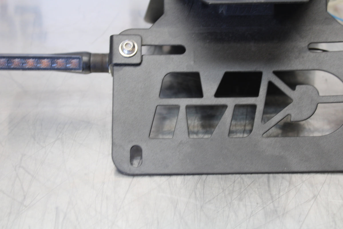 23 YAMAHA YZF R3 FENDER ELIMINATOR LICENSE PLATE BRACKET  BB147