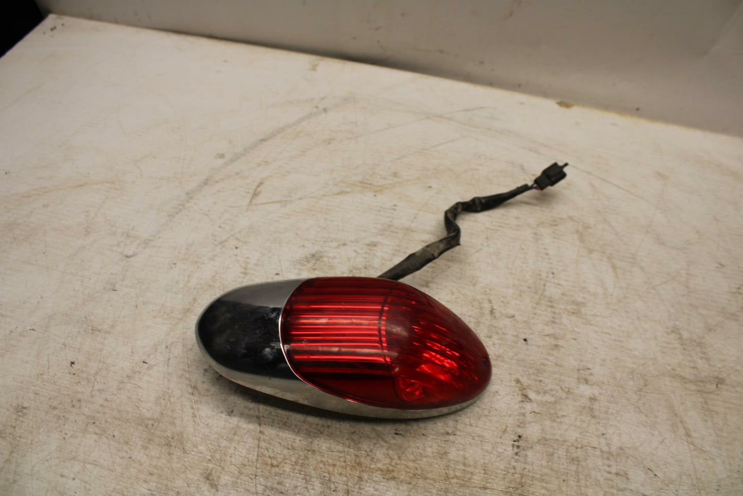 06-21 KAWASAKI VULCAN 900 TAILLIGHT REAR TAIL BRAKE LIGHT BB363
