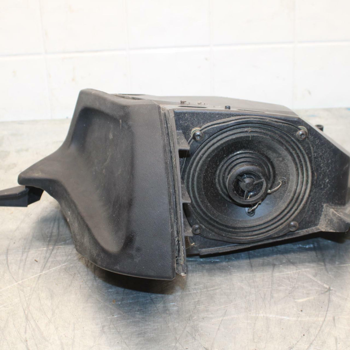 10-12 CAN AM SPYDER RT SPEAKER COVER SHIELD GUARD HOUSING BB415