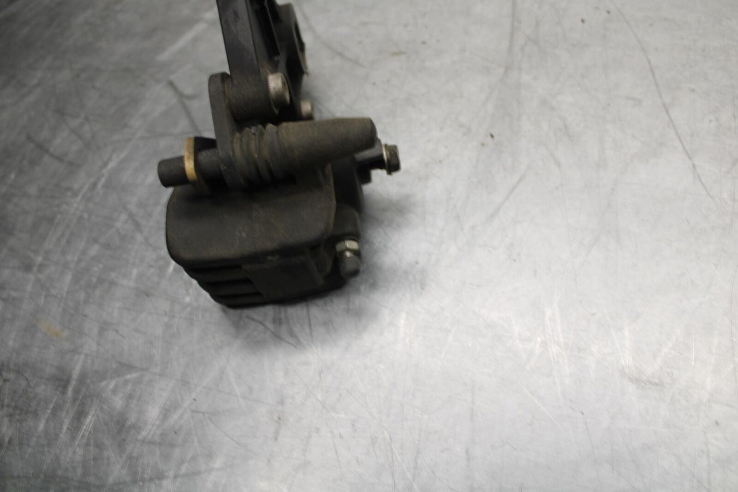 11-14 KAWASAKI VERSYS 650 LE 650C REAR BACK BRAKE CALIPER W MOUNT BRACKET BB498