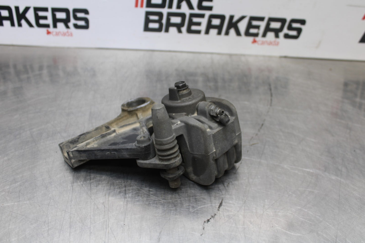 07-08 KAWASAKI NINJA ZX6R REAR BACK BRAKE CALIPER W MOUNT BRACKET BB203