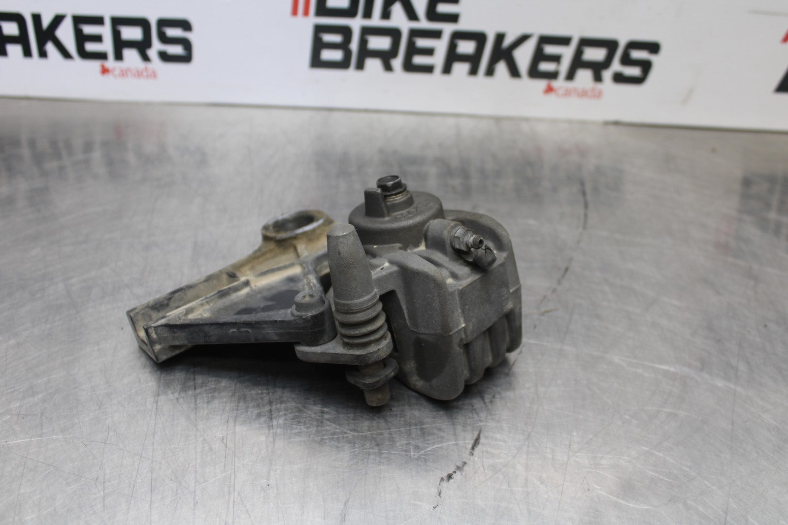 07-08 KAWASAKI NINJA ZX6R REAR BACK BRAKE CALIPER W MOUNT BRACKET BB203