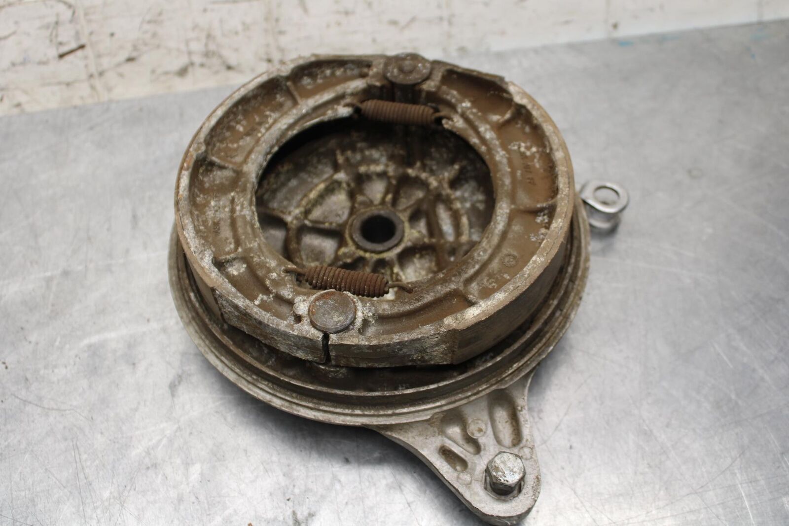 75 SUZUKI GT 550 REAR BACK DRUM BRAKE BB67