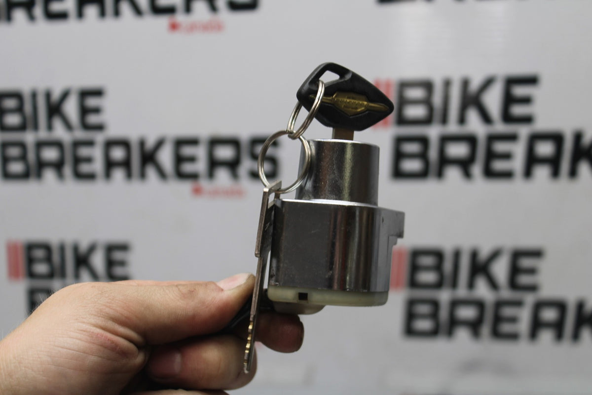 05-09 SUZUKI BOULEVARD C90 IGNITION LOCK KEY SET LOCK SET BB918