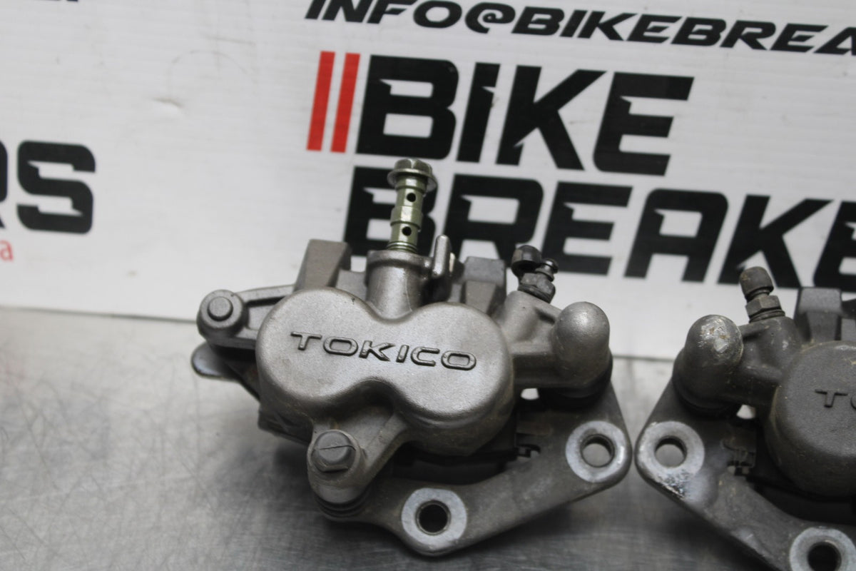 06-07 KAWASAKI NINJA 650R EX650A RIGHT LEFT FRONT BRAKE CALIPER SET PAIR BB774