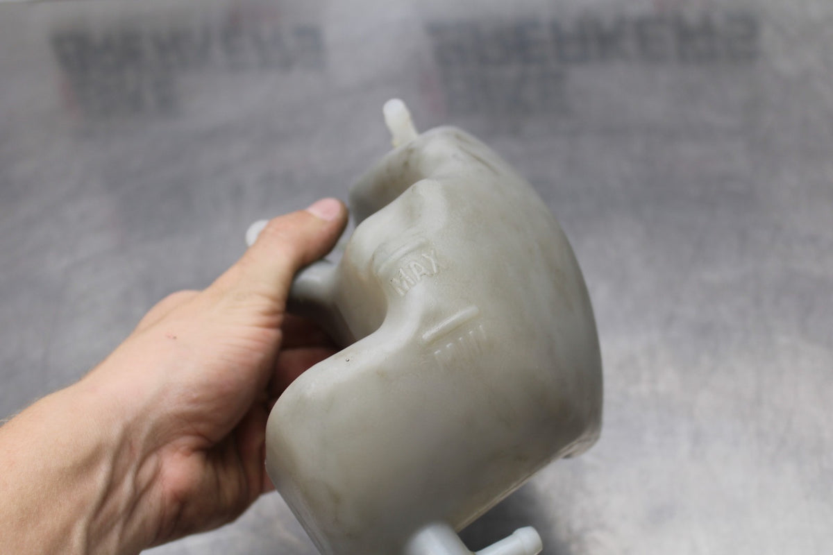 05 TRIUMPH ROCKET III COOLANT WATER TANK RESERVOIR BOTTLE BB186