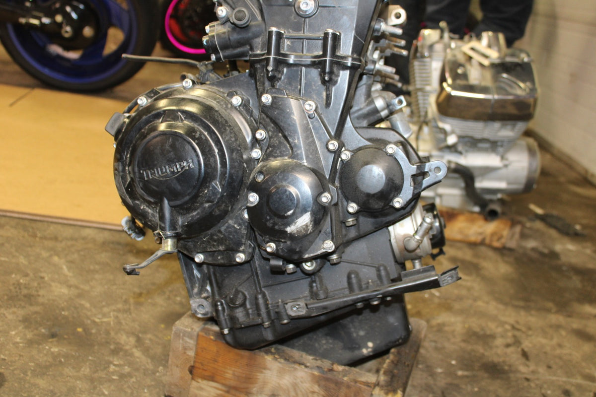 14 TRIUMPH STREET TRIPLE ABS ENGINE MOTOR BB808
