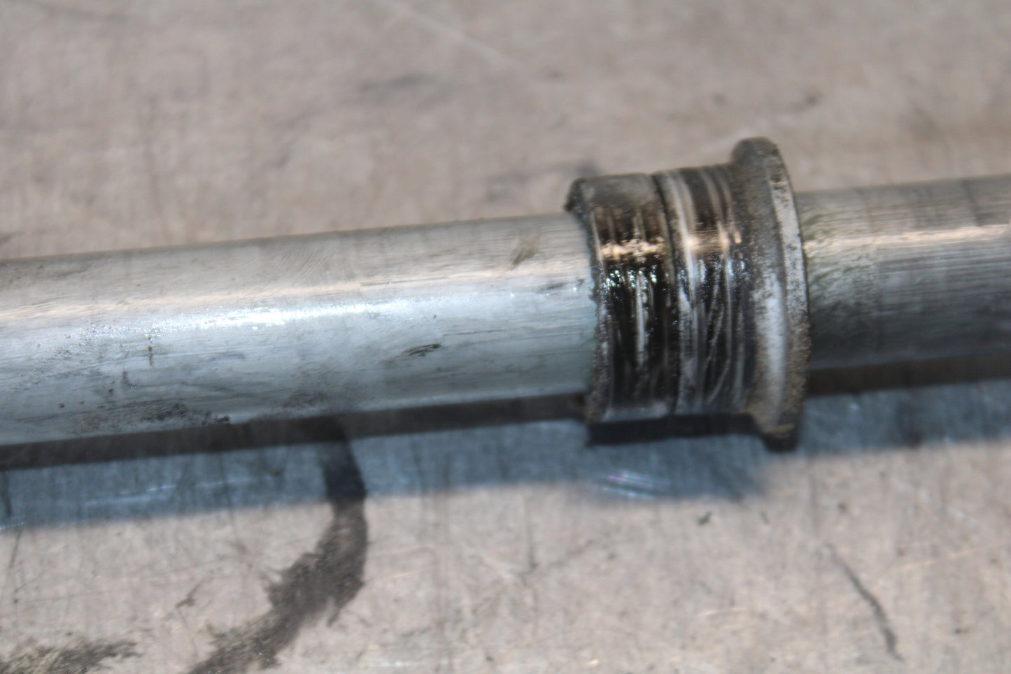 03-04 HONDA CBR600RR FRONT WHEEL RIM AXLE PIVOT BOLT 44301-MEE-000 BB661
