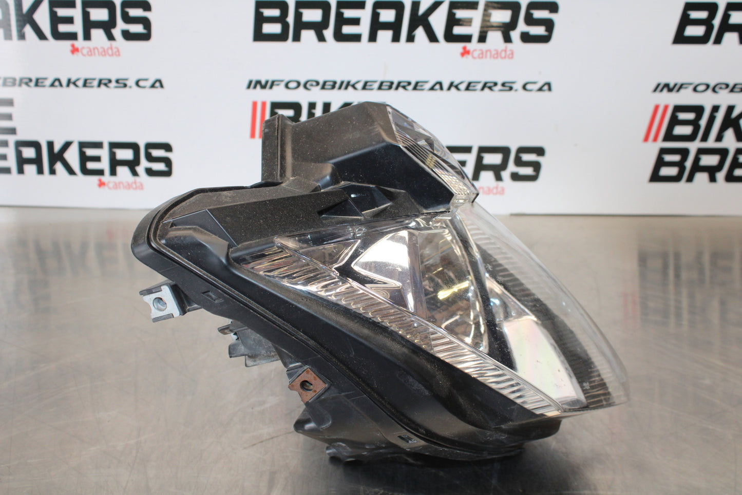 09-15 YAMAHA FZ6R FRONT HEADLIGHT HEAD LIGHT LAMP BB161