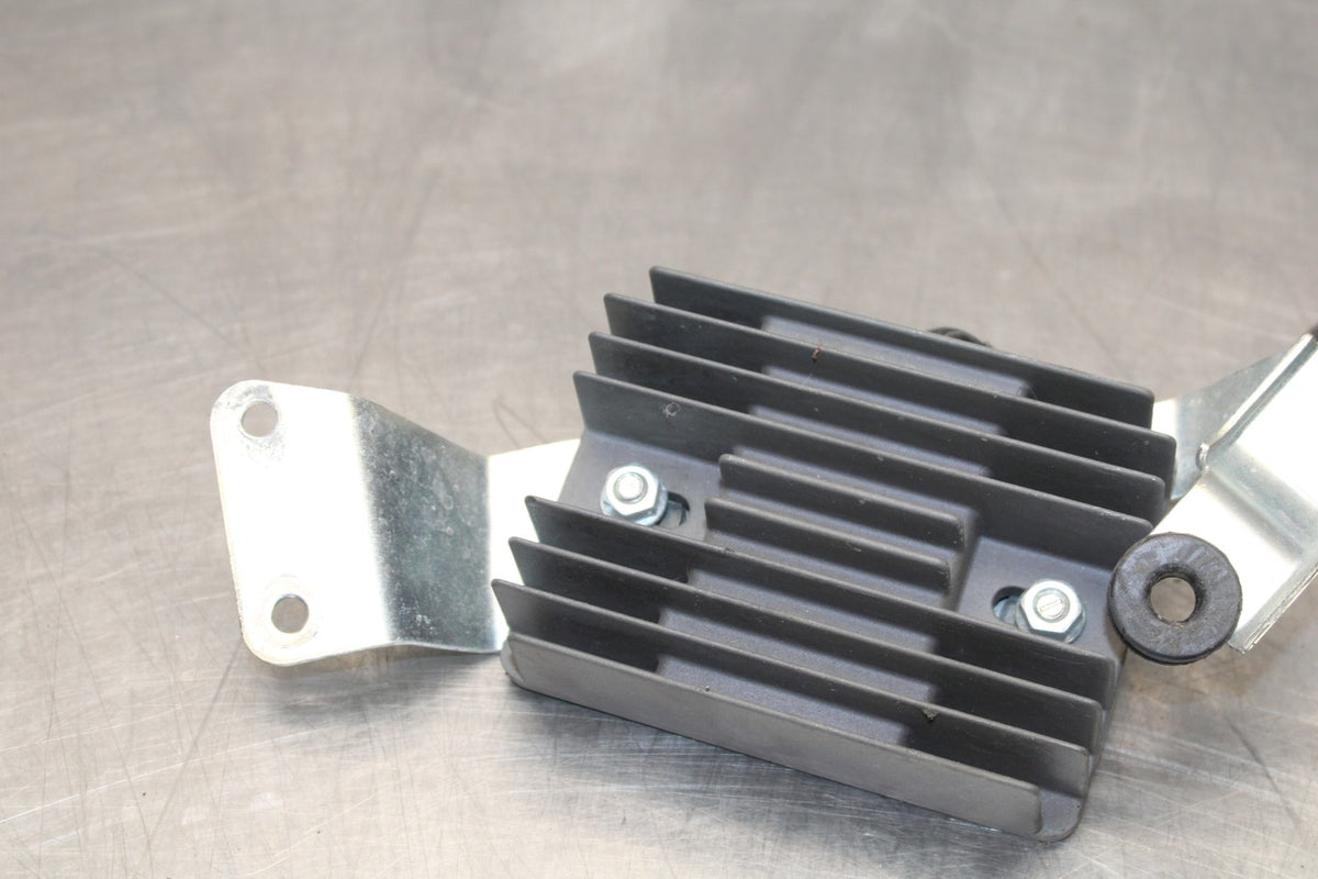 11-26 SUZUKI GSXR750 RECTIFIER VOLTAGE REGULATOR BB900