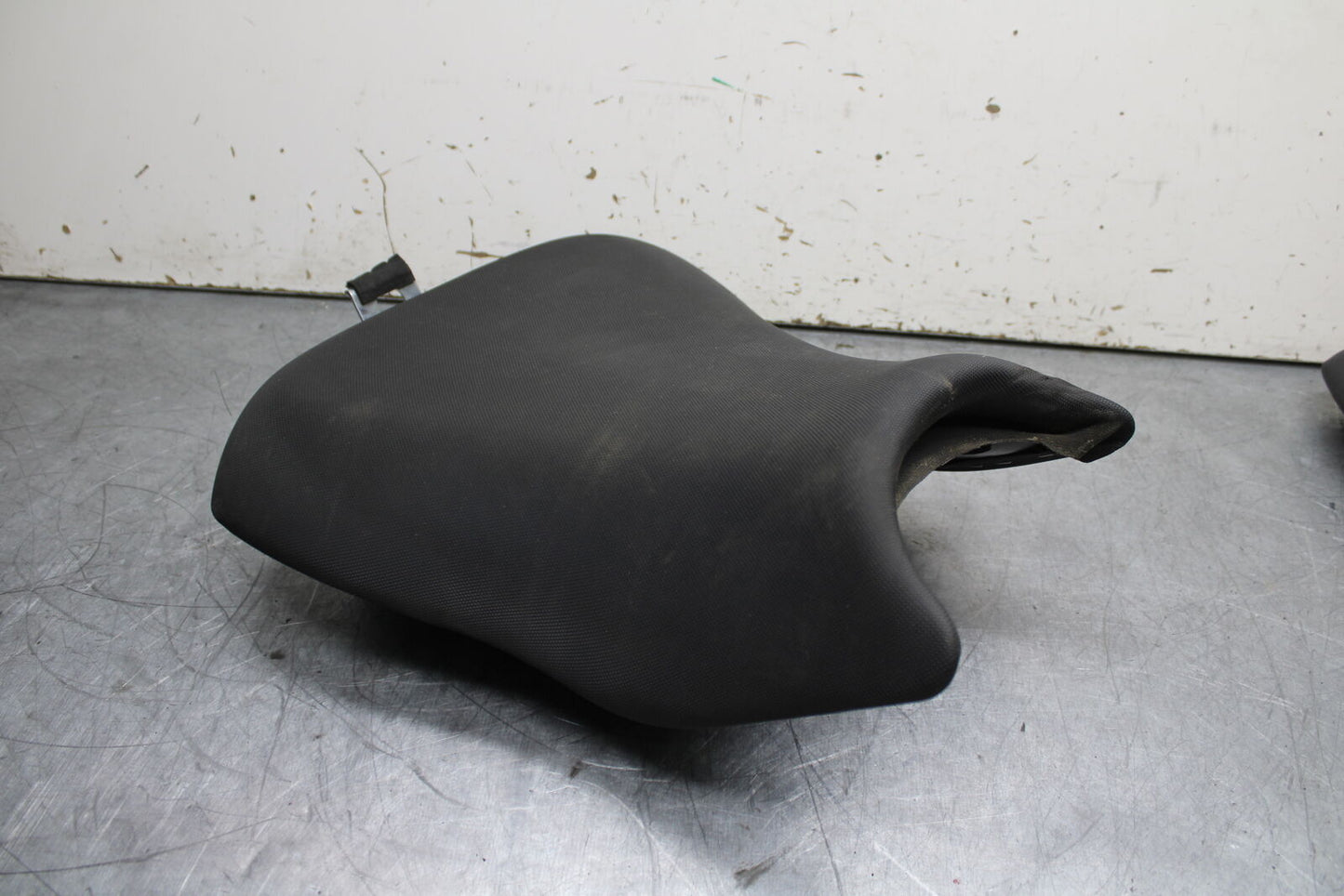 12-17 KAWASAKI ER-6N Z650 FRONT DRIVERS SEAT PAD SADDLE PILLION BB709