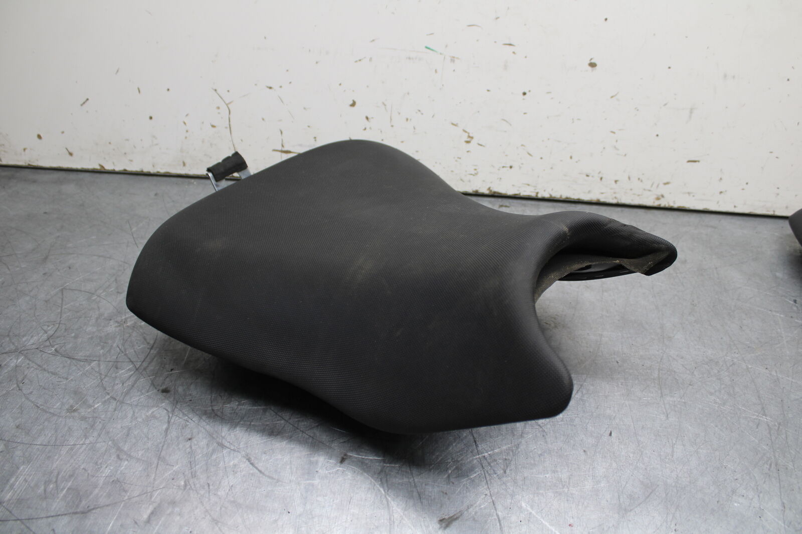 12-17 KAWASAKI ER-6N Z650 FRONT DRIVERS SEAT PAD SADDLE PILLION BB709