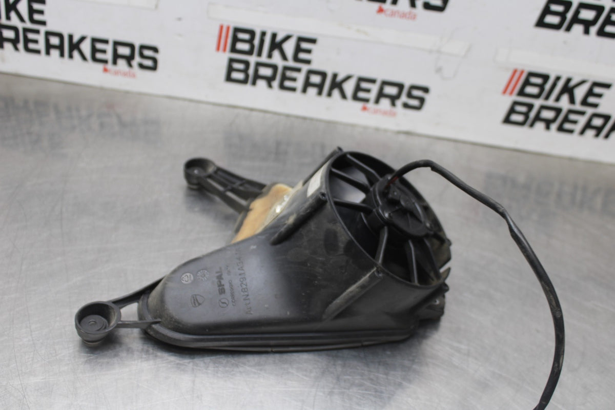 16 DUCATI 959 PANIGALE ENGINE RADIATOR COOLING FAN BB912
