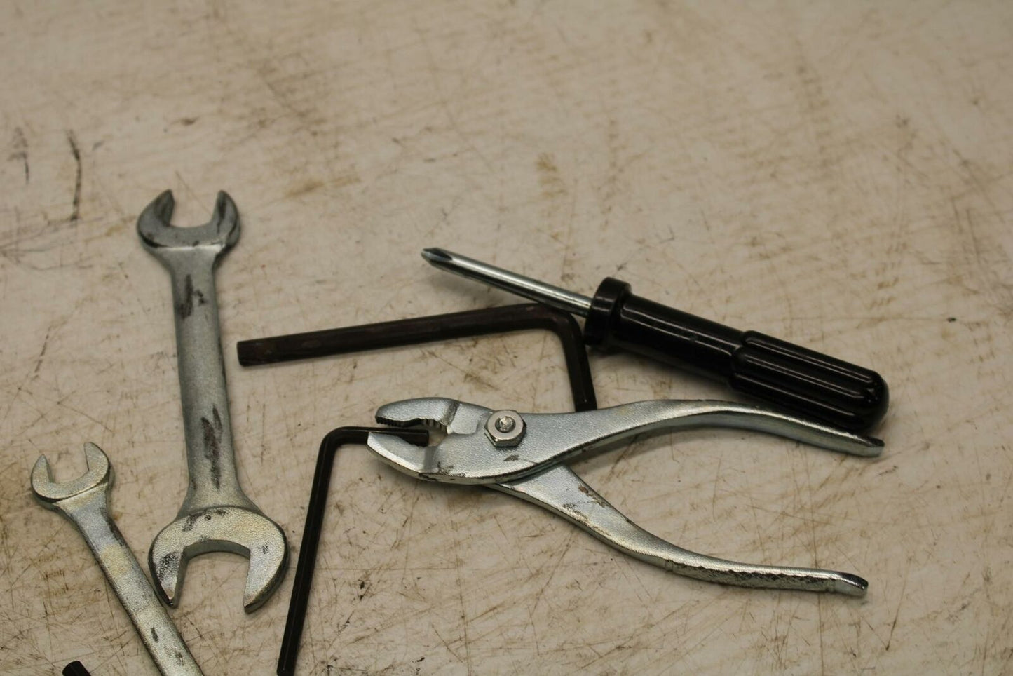 05-09 SUZUKI BOULEVARD C90 STOCK TOOLS OEM TOOL BAG KIT SET BB357