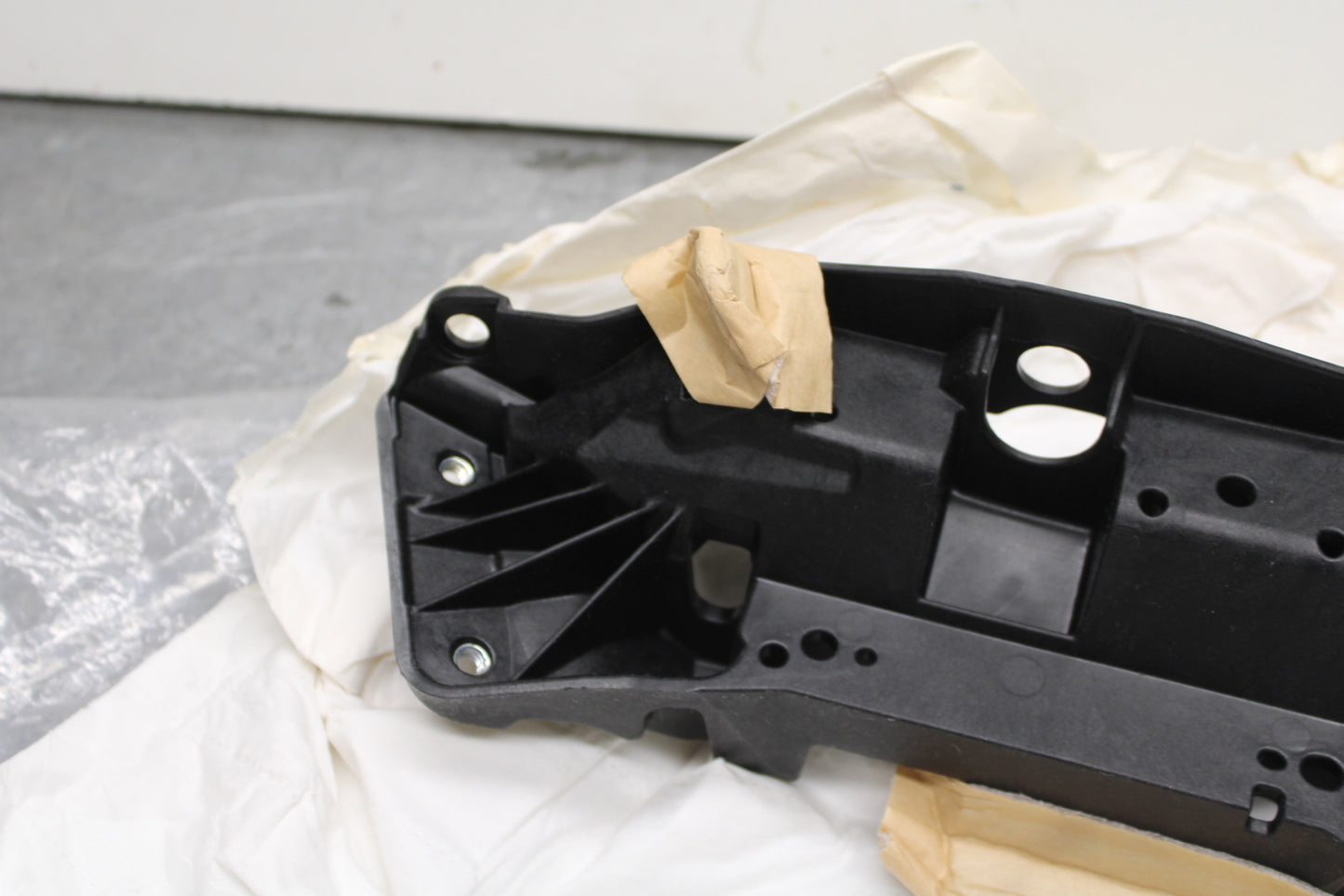 19-23 KAWASAKI NINJA ZX6R UPPER FAIRING MIRROR GAUGES STAY BRACKET BB749