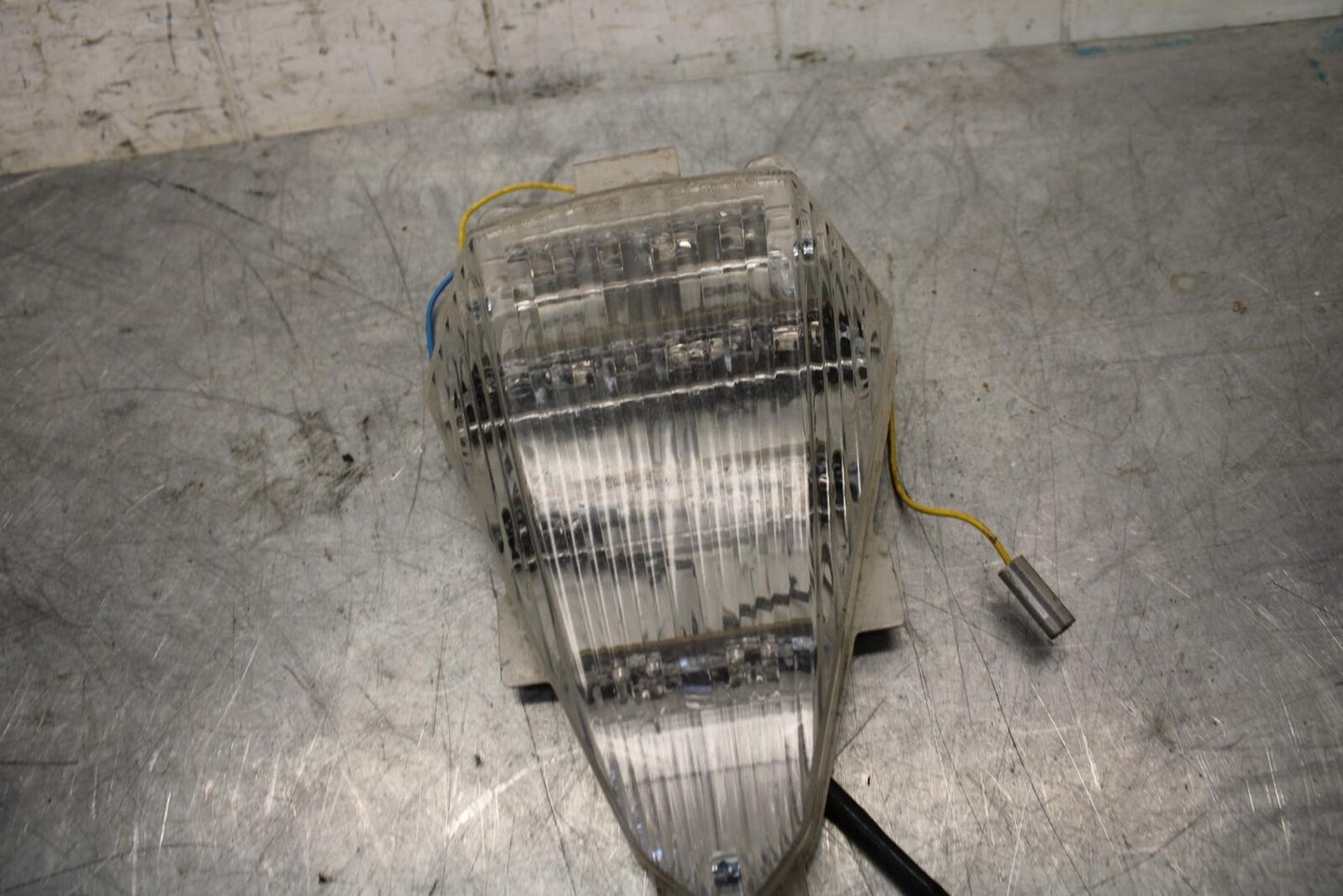 2008 Yamaha YZF R6 AFTERMARKET INTEGRATED TAILLIGHT CLEAR BRAKE LIGHT BB521