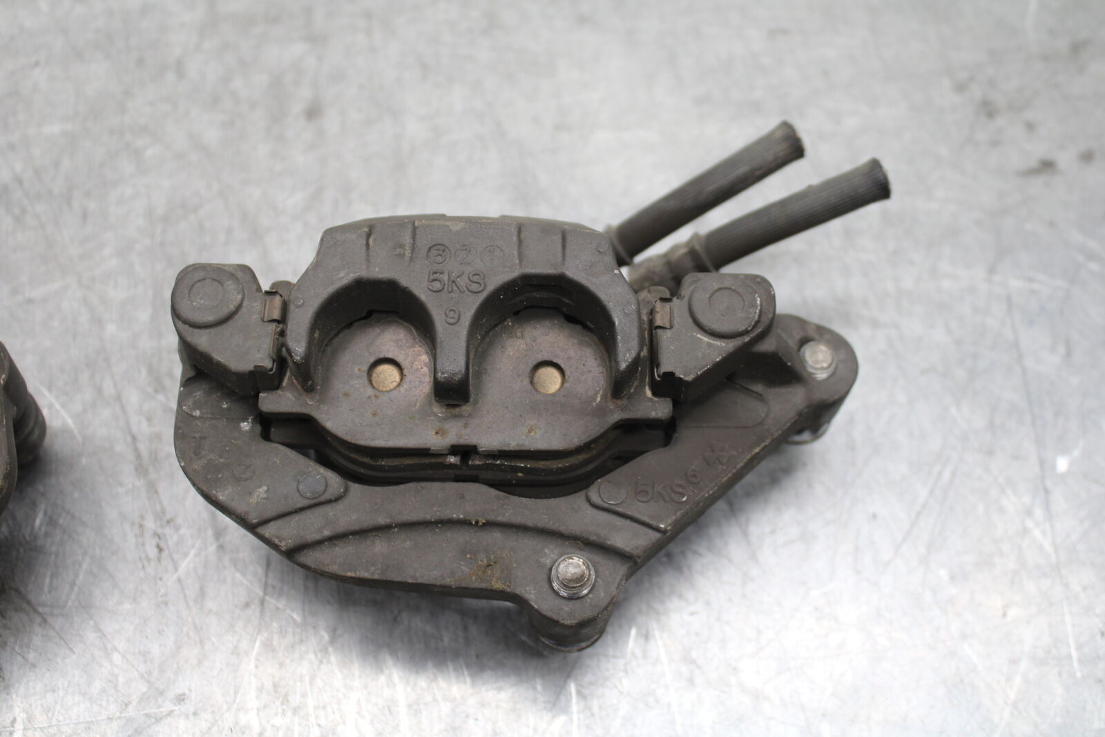 09-15 YAMAHA FZ6R RIGHT LEFT FRONT BRAKE CALIPER SET PAIR CALIPERS BB719
