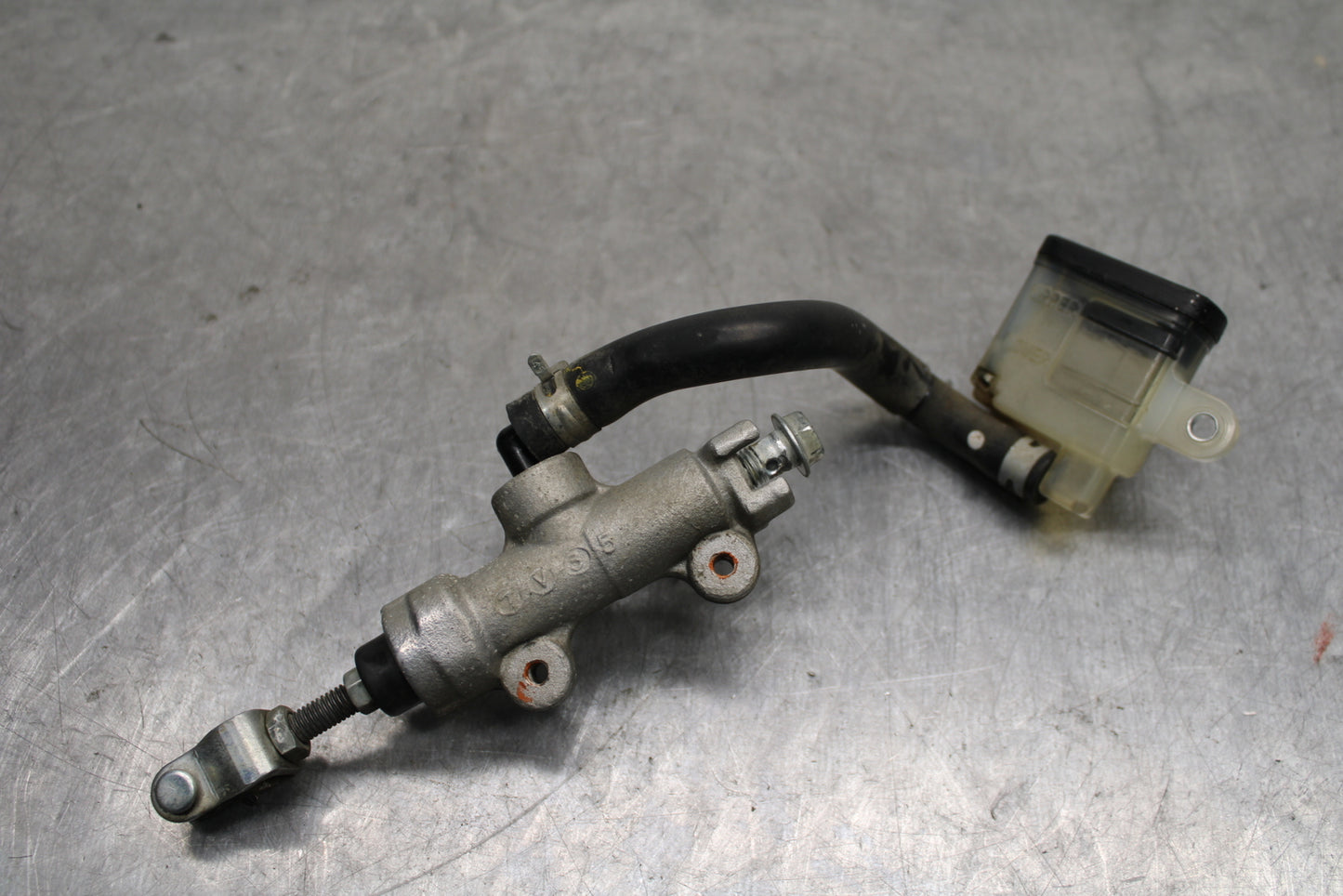 08-10 SUZUKI GSXR 600 REAR BACK BRAKE MASTER CYLINDER W RESERVOIR BB132