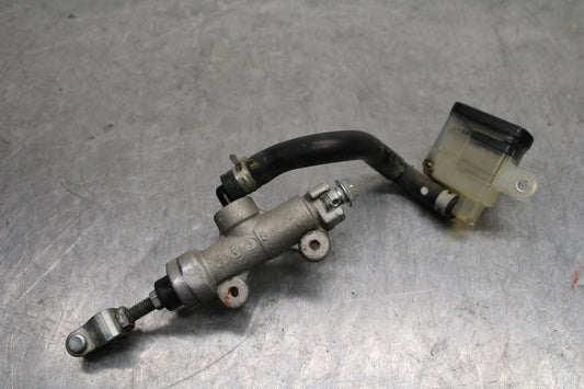 08-10 SUZUKI GSXR 600 REAR BACK BRAKE MASTER CYLINDER W RESERVOIR BB132