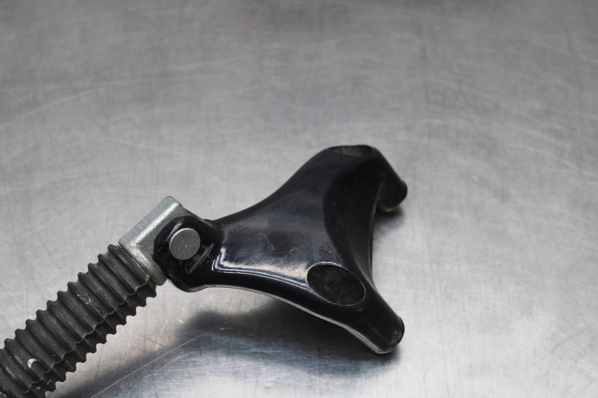 07 HARLEY-DAVIDSON SPORTSTER 1200 XL1200C REAR PASSENGER FOOT STEP PEG SET BB833