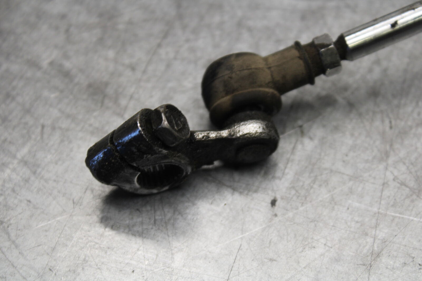 85-86 SUZUKI MADURA 1200 LEFT FRONT FOOT REST PEG STEP  BB691