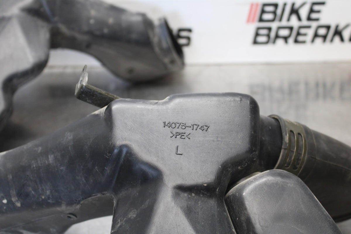 00-05 KAWASAKI NINJA ZX12R RIGHT LEFT AIR INTAKE DUCTS BB892