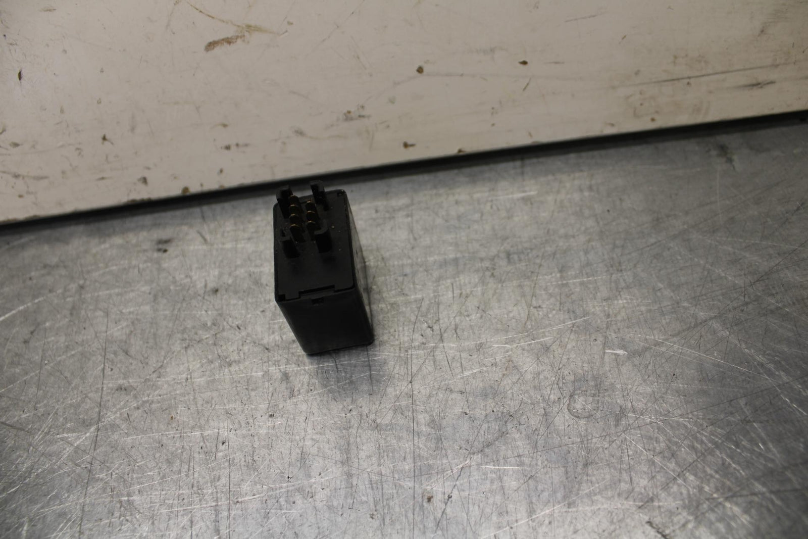 01 SUZUKI GSXR1000 TURN SIGNAL BLINKER RELAY FLASHER SWITCH 38610-03F00 BB100