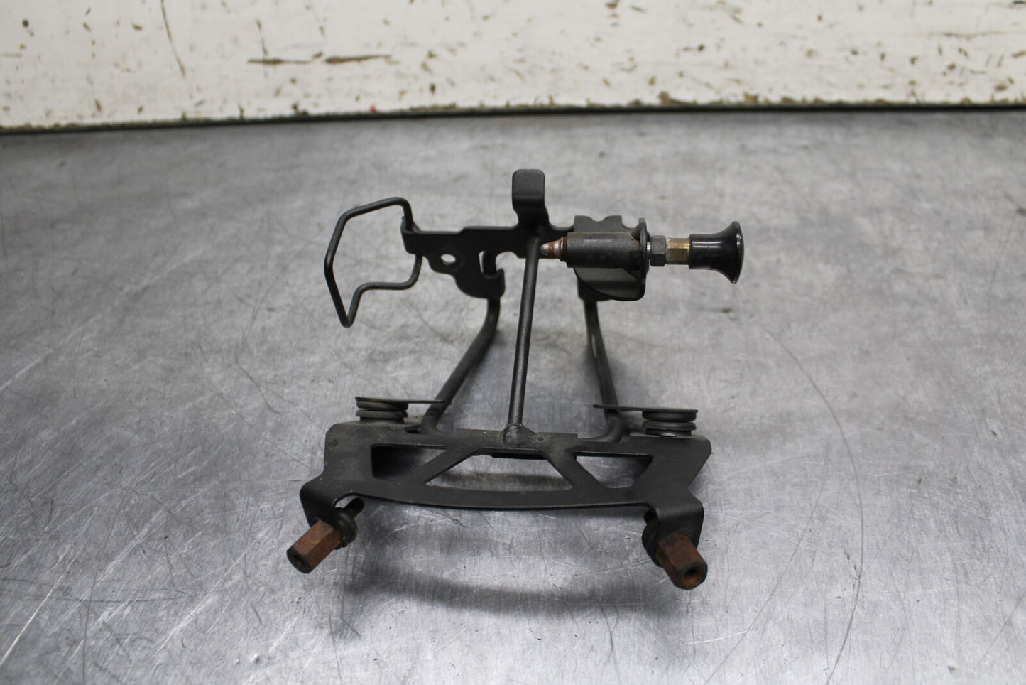 12-13 KAWASAKI Z1000 UPPER FAIRING GAUGES STAY BRACKET BB743