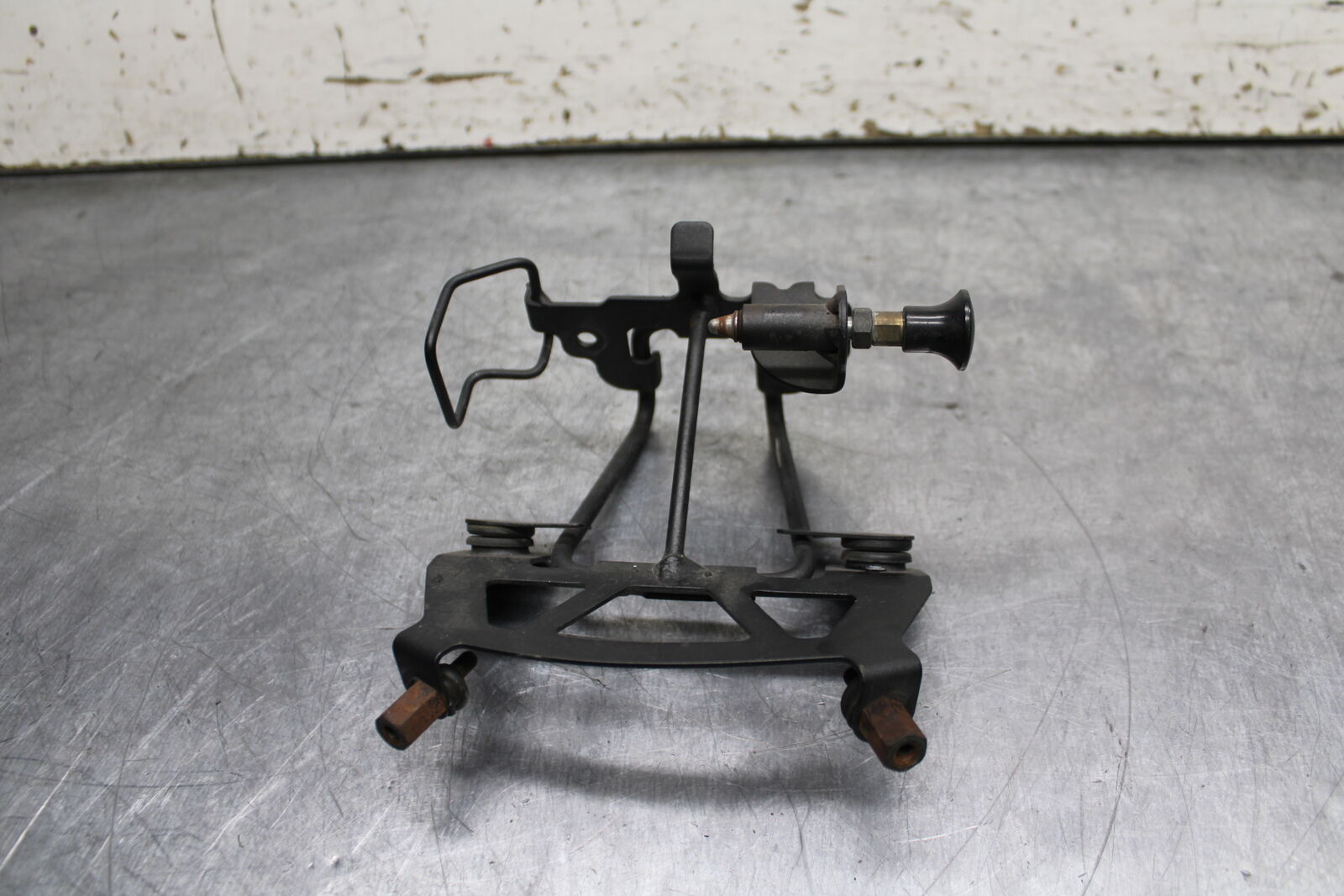 12-13 KAWASAKI Z1000 UPPER FAIRING GAUGES STAY BRACKET BB743