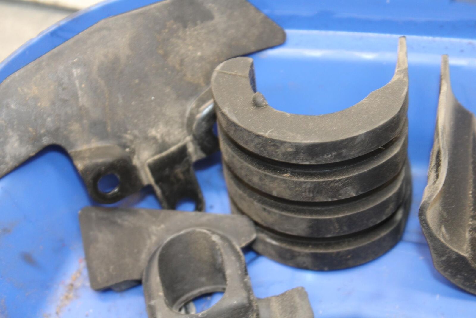 06-14 YAMAHA ROADLINER S XV1900S MISCELLANEOUS MOUNTING BOLTS HARDWARE BB619 