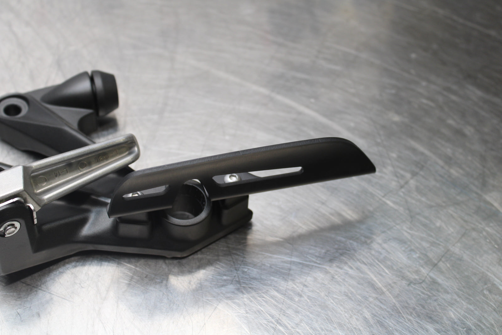 23-24 KAWASAKI NINJA ZX14R REAR BACK PASSENGER PEG SET PAIR BB153