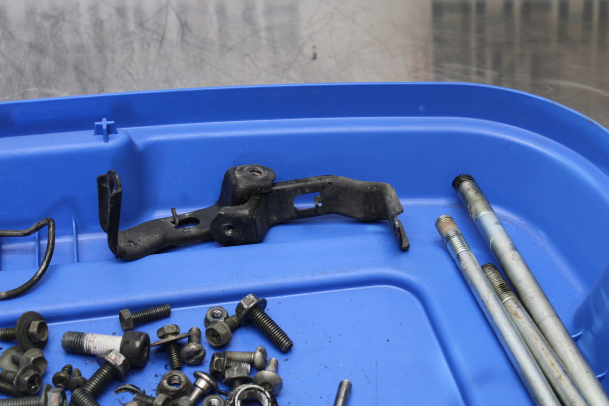00 SUZUKI SV650 MOUNTING BOLTS HARDWARE MOTOR SCREWS BB156