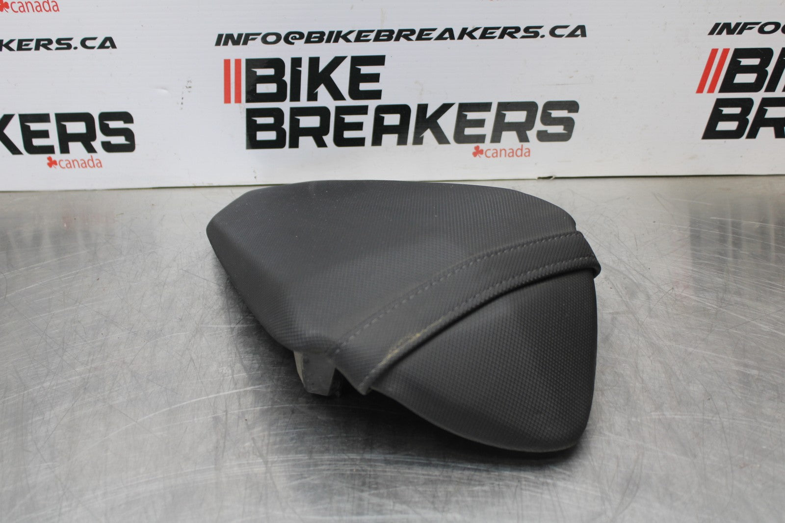 18-23 KAWASAKI NINJA 400 EX400 ABS REAR BACK PASSENGER SEAT PAD SADDLE BB177