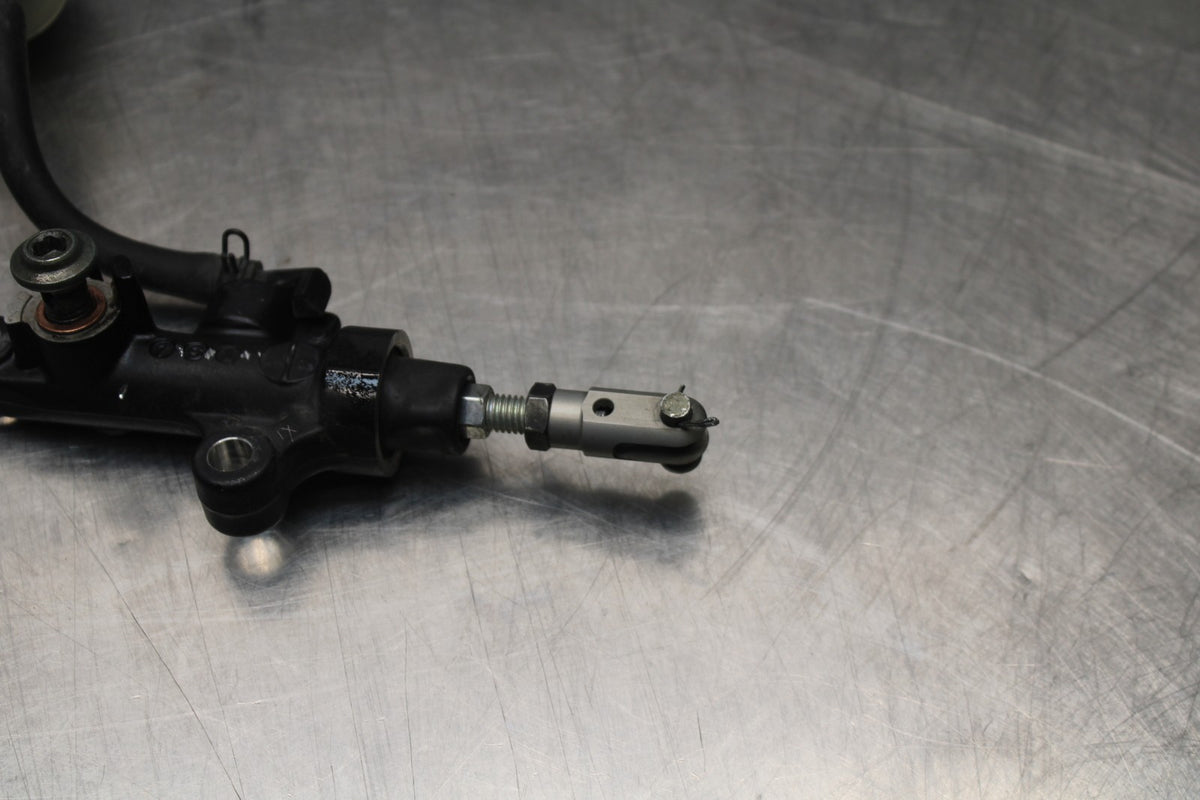 08-09 YAMAHA YZF R6S REAR BACK BRAKE MASTER CYLINDER W RESERVOIR BB796