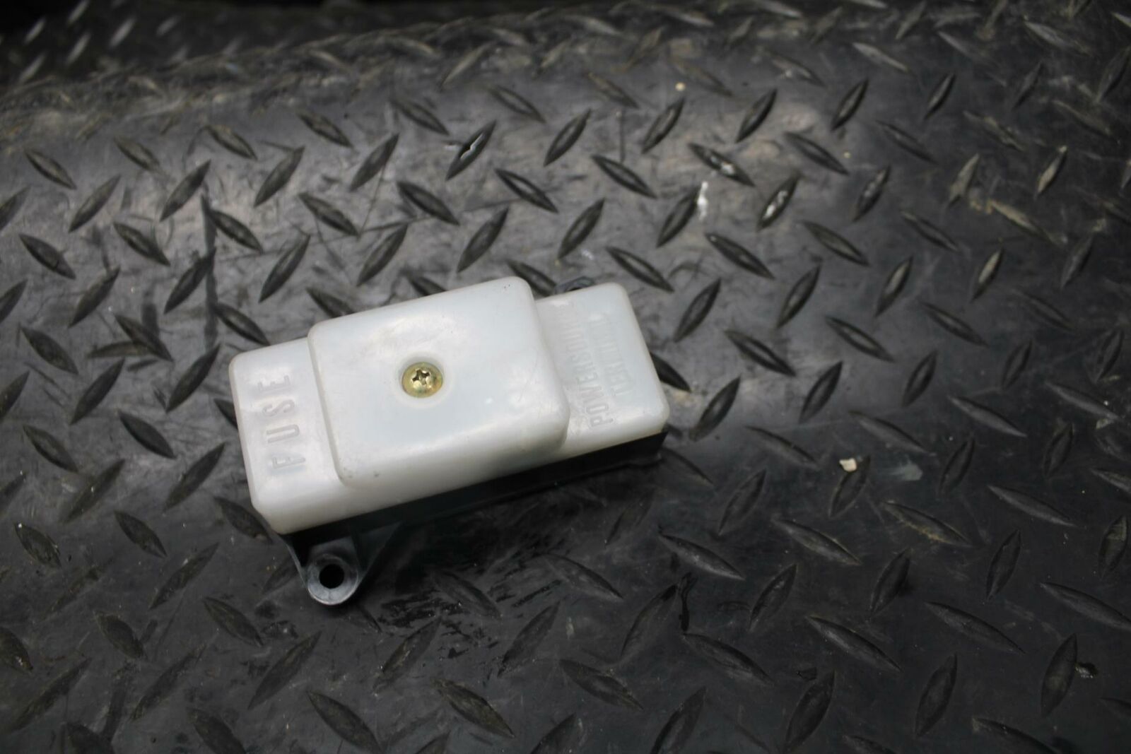 86 SUZUKI GS750ES RELAY ASSEMBLY FUSE BOX BB233
