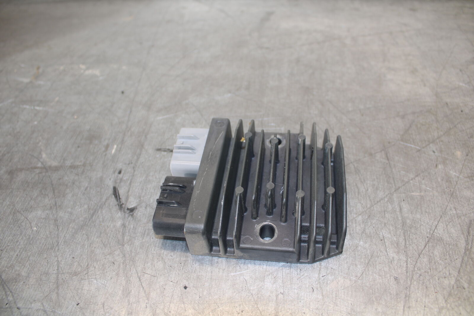 13-15 HONDA CBR500R RECTIFIER VOLTAGE REGULATOR 31600-MGZ-J01 BB704
