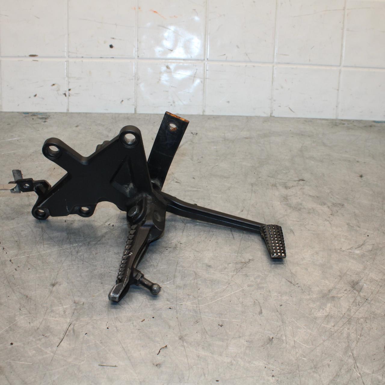 11-15 KAWASAKI ZX1000R RIGHT REARSET REAR SET DRIVER FOOT PEG REST STOP BB445
