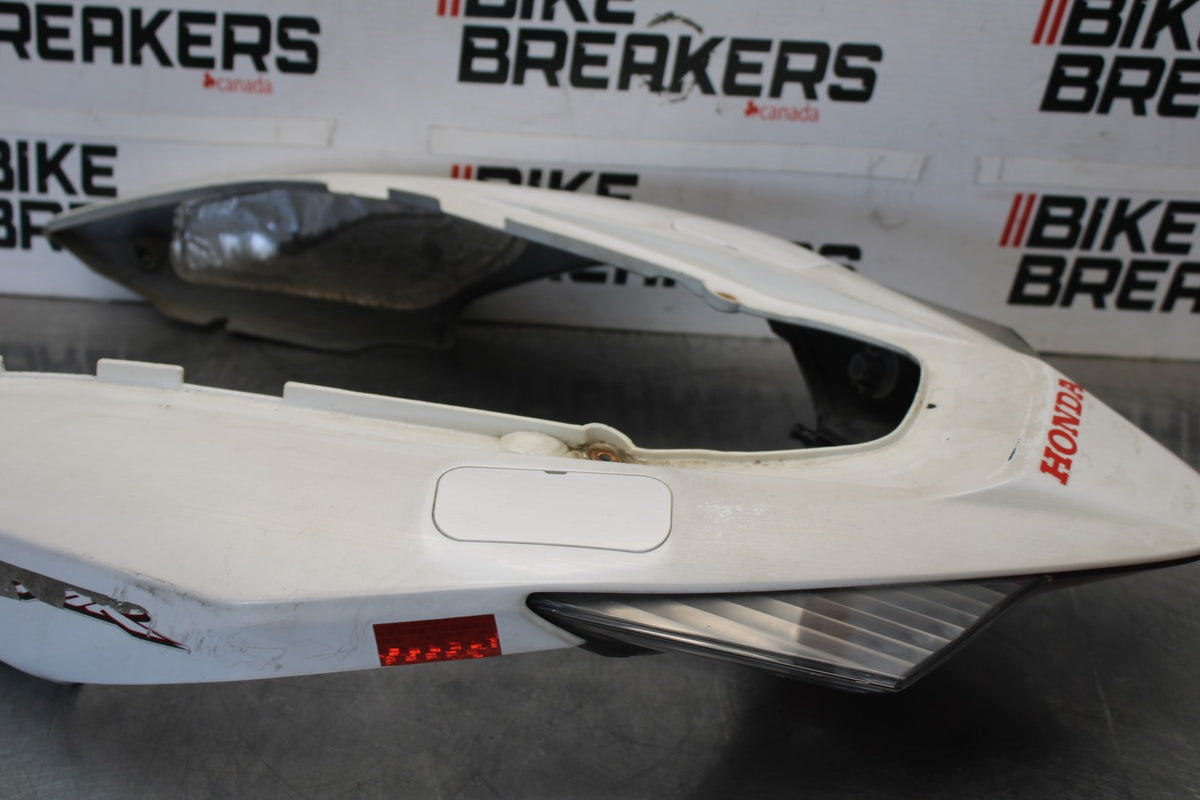 06-07 HONDA INTERCEPTOR 800 VFR800 REAR TAIL LIGHT & FAIRING COWL SHROUD BB917