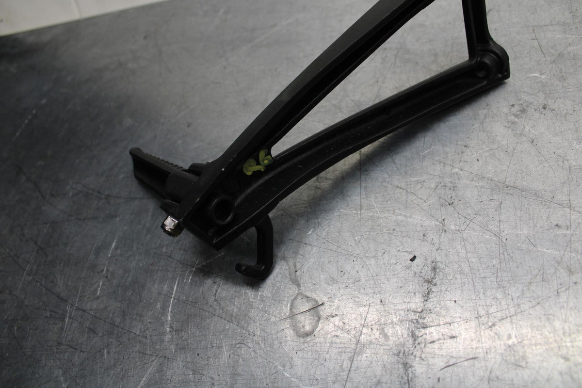 07 YAMAHA YZF R6 2c0 RIGHT REAR BACK PASSENGER PEG BB75