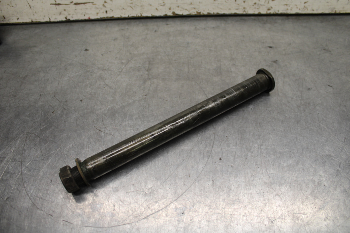 06-07 YAMAHA YZF R6 REAR AXLE BACK WHEEL RIM PIVOT BOLT AXEL BB742