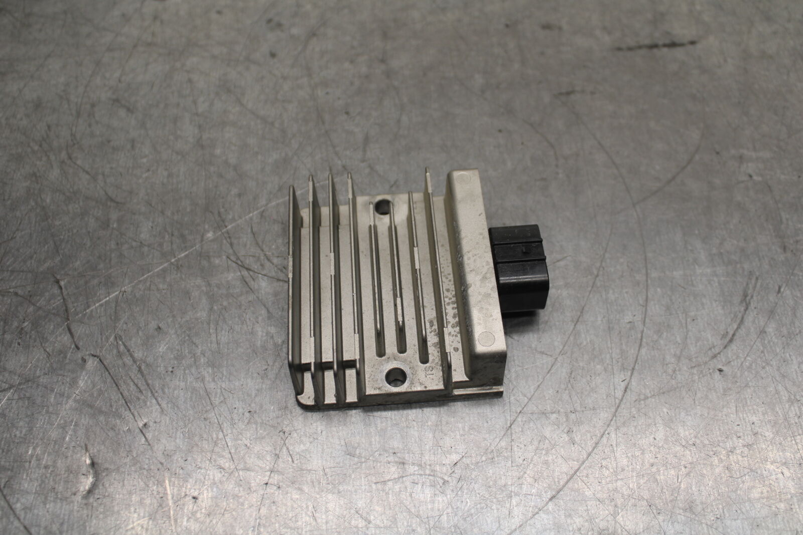 18-23 KAWASAKI NINJA 400 EX400 ABS RECTIFIER VOLTAGE REGULATOR BB747