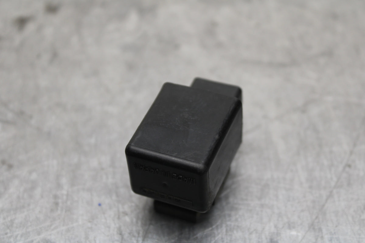 04-05 YAMAHA YZF R1 TURN SIGNAL BLINKER RELAY FLASHER SWITCH BB131