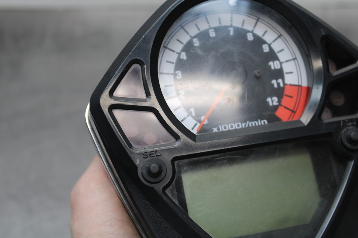 03 SUZUKI SV650 SPEEDO TACH GAUGES DISPLAY CLUSTER SPEEDOMETER TACHOMETER BB846