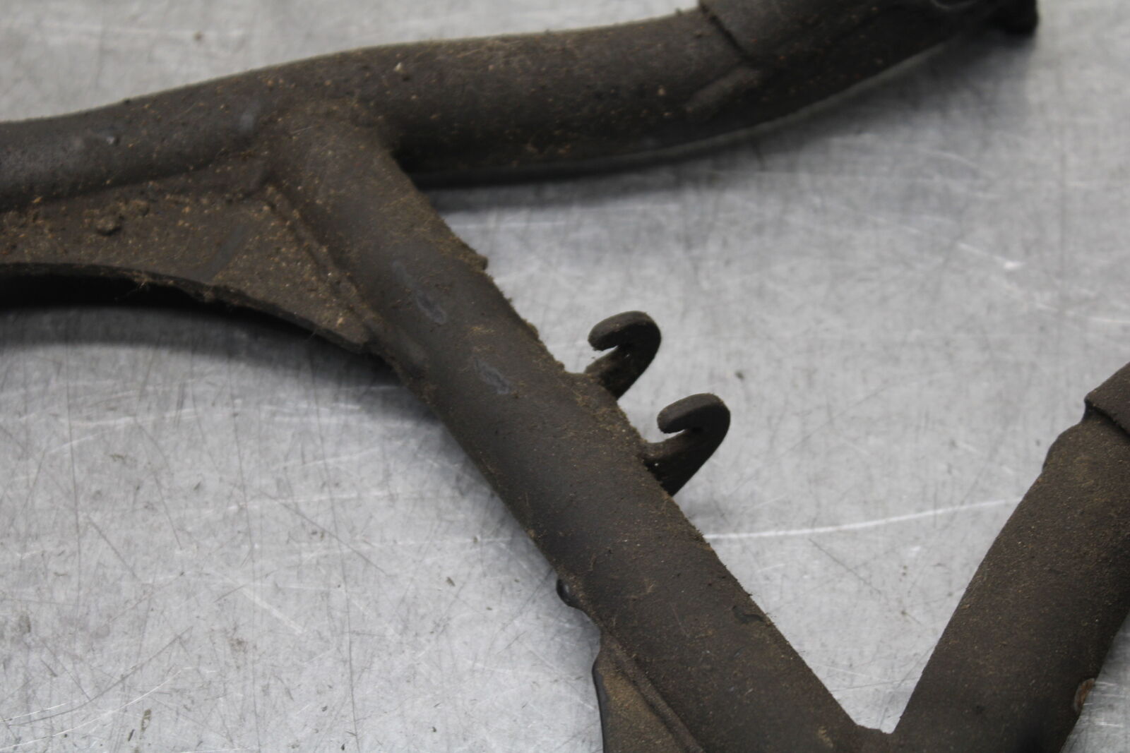 85-86 SUZUKI MADURA 1200 CENTER MAIN STAND  BB691