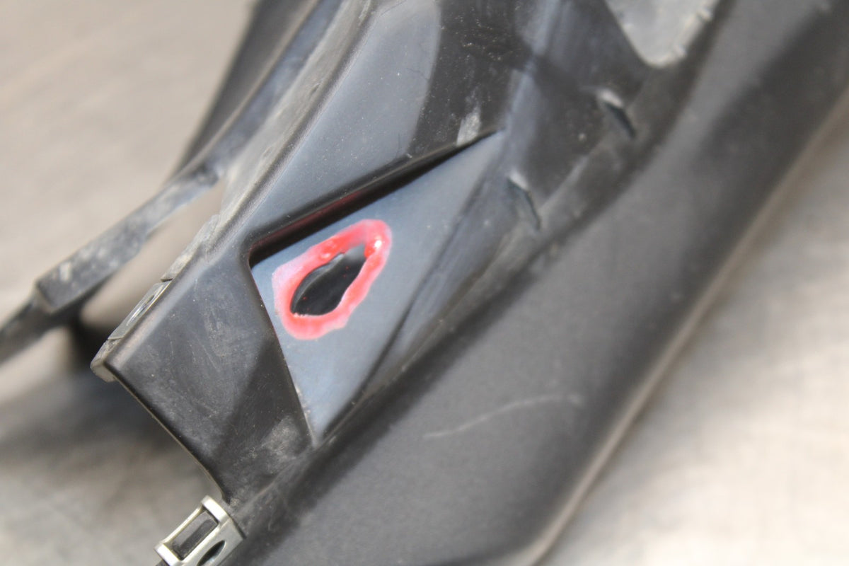 22-25 YAMAHA YZF R7 LEFT REAR BACK TAIL INNER FAIRING COWL SHROUD BB850