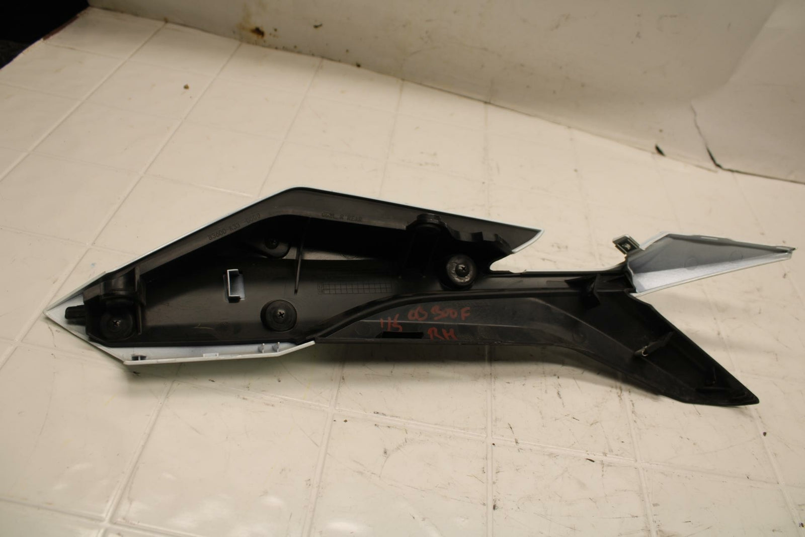 15-16 HONDA CB300F RIGHT REAR BACK TAIL FAIRING COWL SHROUD BB05
