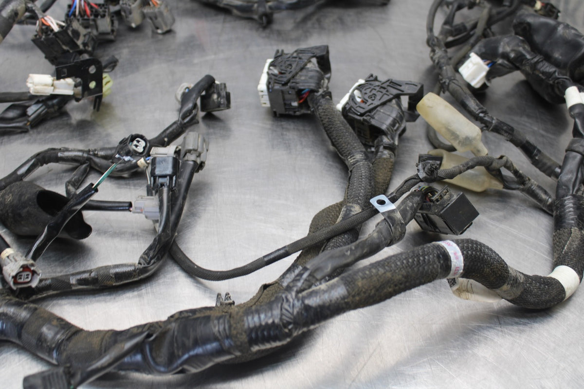 23-26 KAWASAKI NINJA ZX4RR MAIN ENGINE WIRING HARNESS MOTOR WIRE LOOM BB872